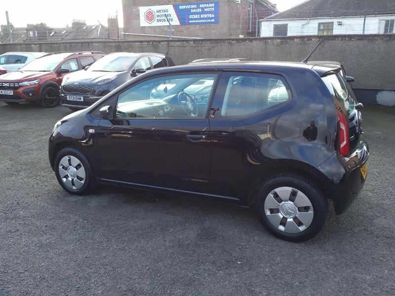 VOLKSWAGEN UP 1.0 Take up! 2014