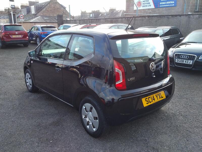 VOLKSWAGEN UP 1.0 Take up! 2014